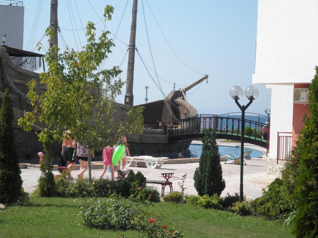 Private Apartments In Privilige Fort Beach Elenite Kültér fotó