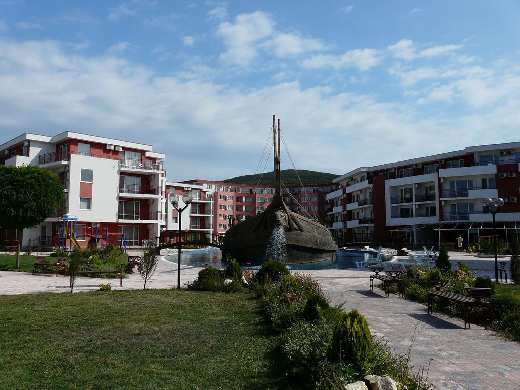 Private Apartments In Privilige Fort Beach Elenite Kültér fotó